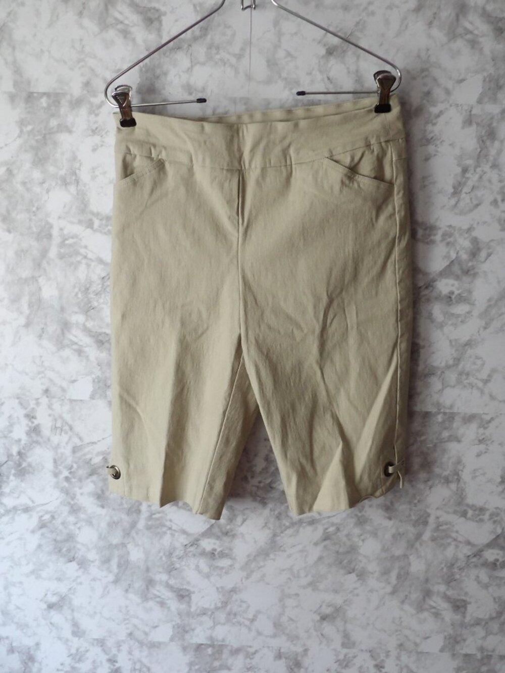 Coconut Row Palm Beach Women's Tan Capri Pants Size 10